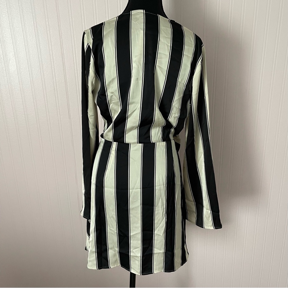 H & M satin NWT bathrobe medium lightweight striped tie waist black cover up‎ - Picture 5 of 8